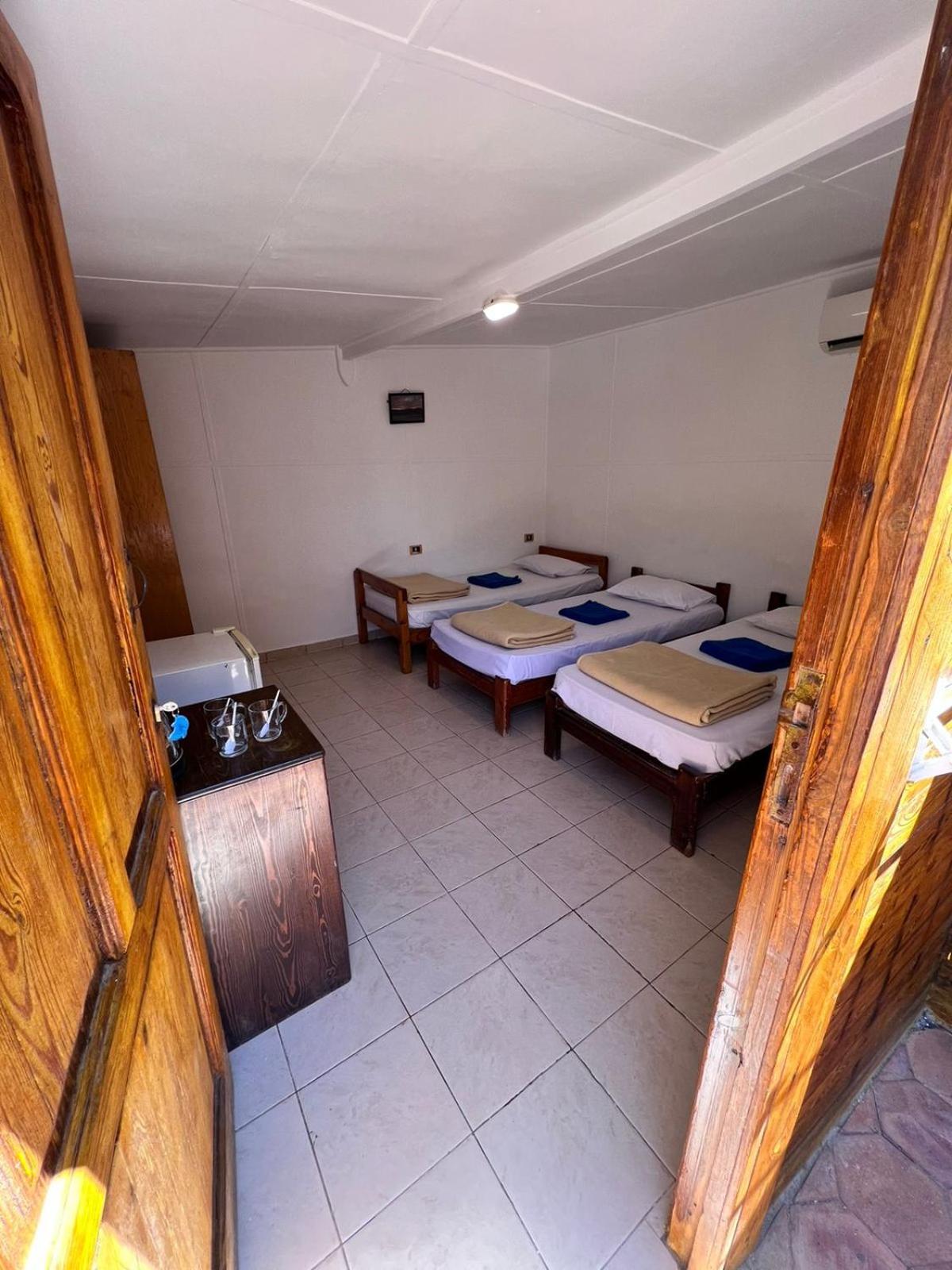 Dolphin Camp Hotel Dahab Luaran gambar